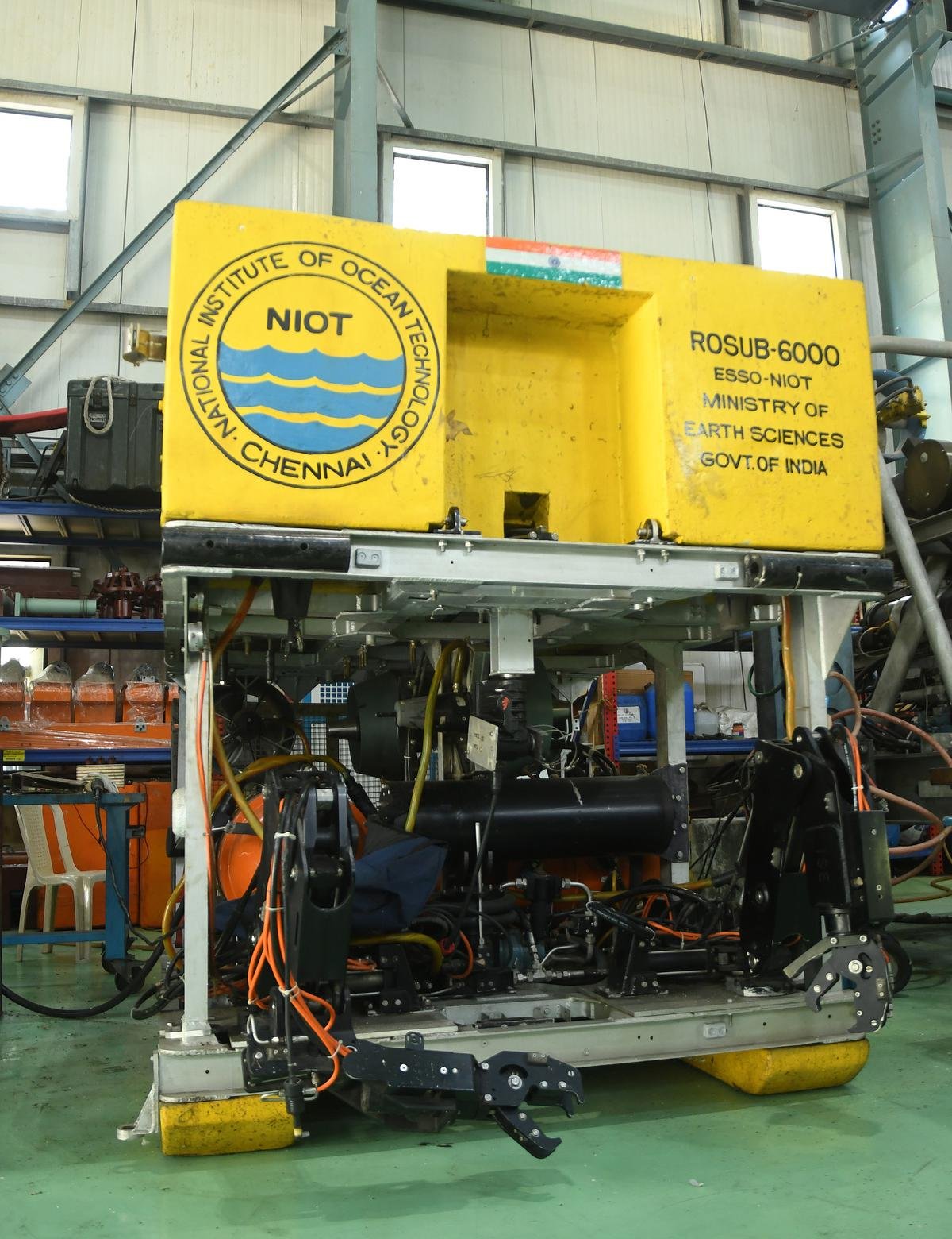 वर्तमान में, NIOT ने कई, प्रोटोटाइप स्टील हल्स बनाए हैं जिनमें कर्मचारी चढ़ सकते हैं।