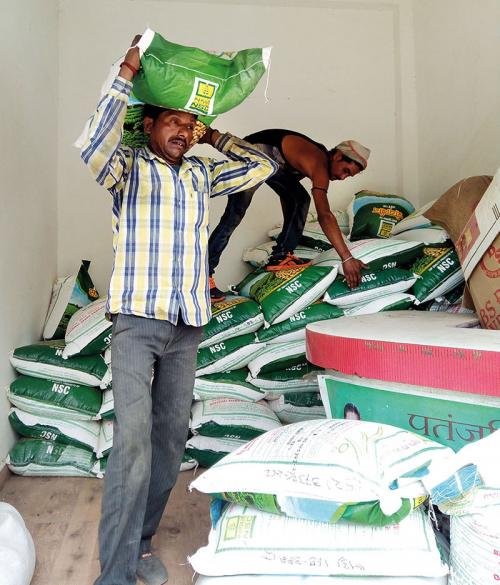 
Madhya Pradesh-based Bina Krishak Producer Company Limited says that 
tie-up with big firms has led to a loss in its negotiation power  (Photogaph: Bina Krishak Producer Company Ltd)