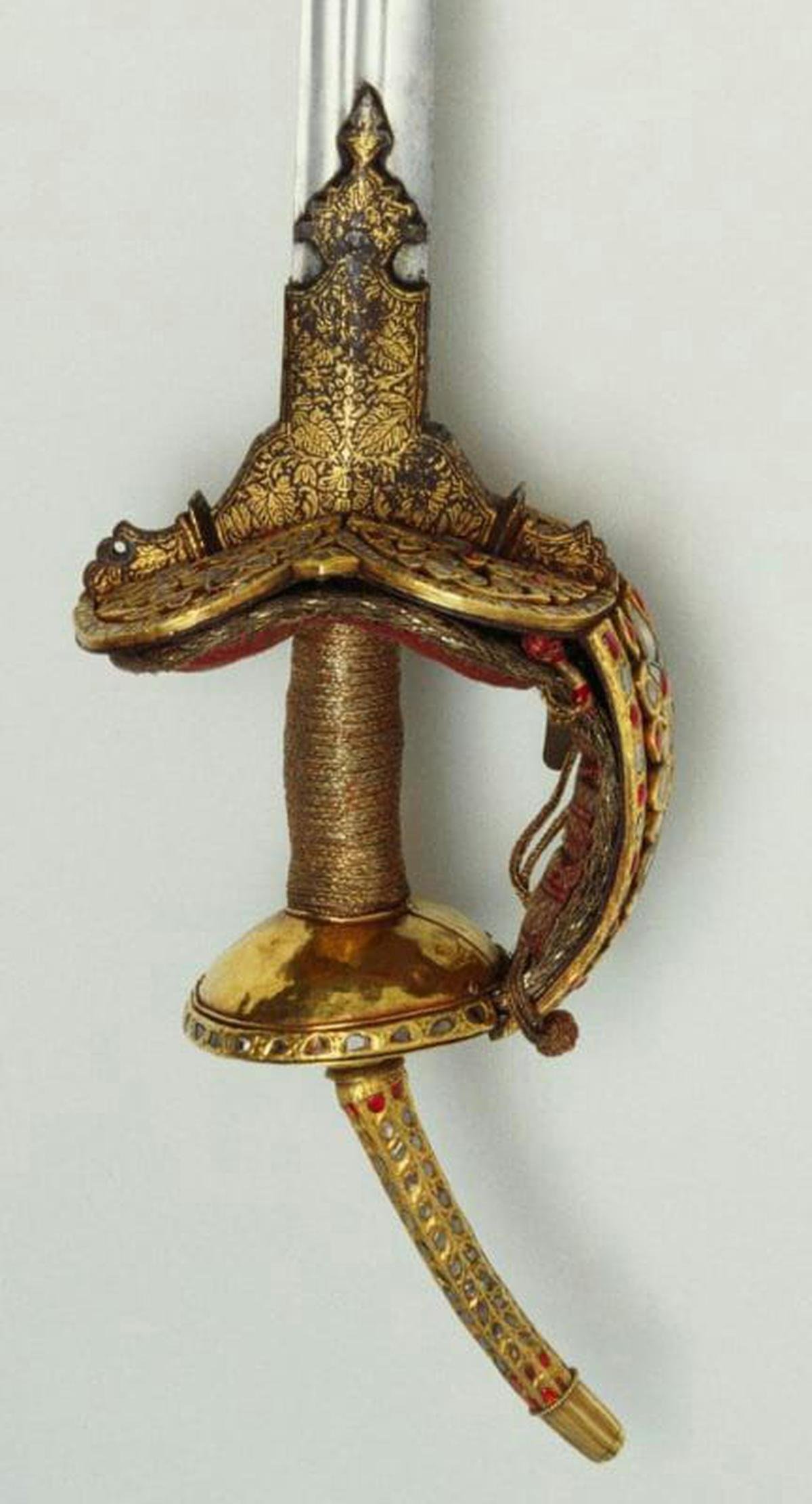 आनुष्ठानिक तलवार 'जगदंबा' की मूठ की एक फ़ाइल छवि।  फोटो: रॉयल कलेक्शन ट्रस्ट