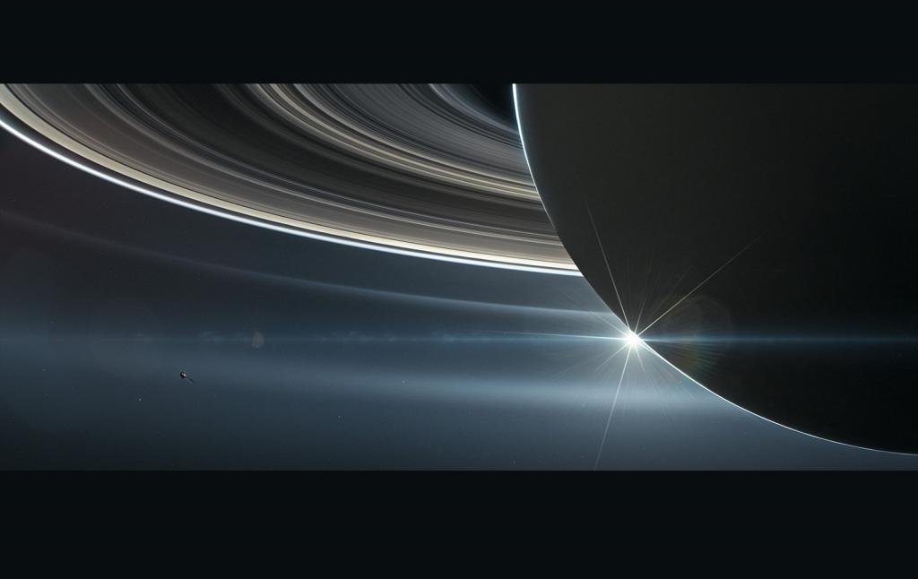 ताइवान में एकेडेमिया सिनिका इंस्टीट्यूट ऑफ एस्ट्रोनॉमी एंड एस्ट्रोफिजिक्स, ब्रिटिश कोलंबिया विश्वविद्यालय, हार्वर्ड स्मिथसोनियन सेंटर फॉर एस्ट्रोफिजिक्स और ऑब्जर्वेटोएरे डी बेसनकॉन के शोधकर्ता केवल 2.5 किलोमीटर के व्यास के नीचे सैटर्नियन चंद्रमा खोजने में सक्षम थे।  शोधकर्ताओं ने कई वर्षों में चंद्रमाओं की ली गई छवियों को स्थानांतरित और ढेर कर दिया।  फोटो: नासा / जेपीएल-कैल्टेक