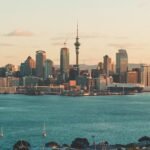 न्यूजीलैंड की अर्थव्यवस्था मंदी में, 2020 के बाद पहली बार