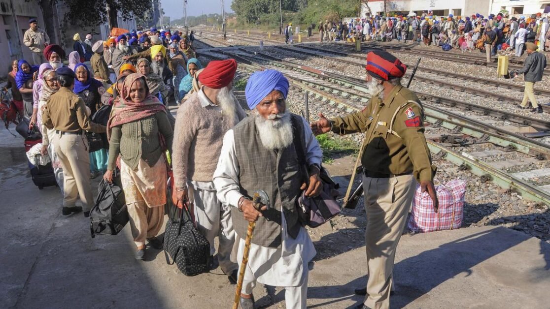 महाराजा रणजीत सिंह की पुण्यतिथि समागम में शामिल होने के लिए 205 सिख तीर्थयात्री पाकिस्तान जाएंगे