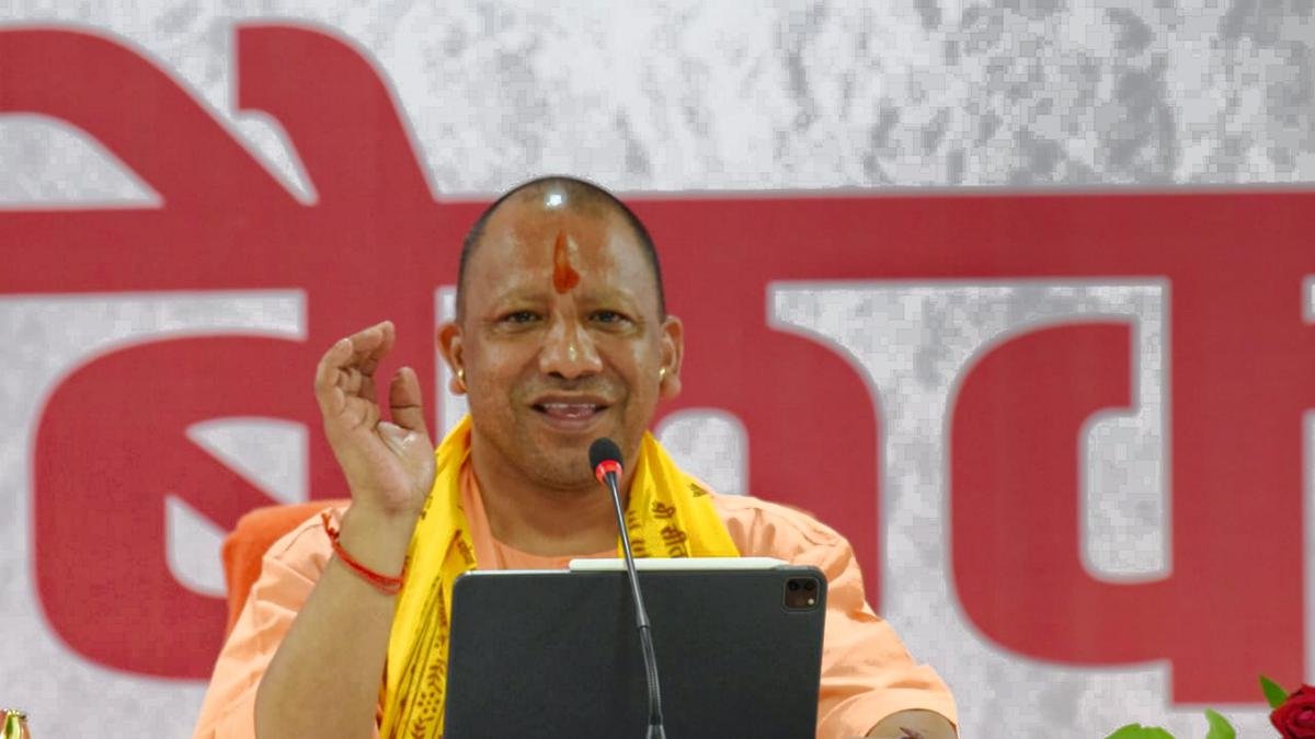 Will provide free gas cylinders to Ujjwala Yojana beneficiaries on Holi: Yogi Adityanath