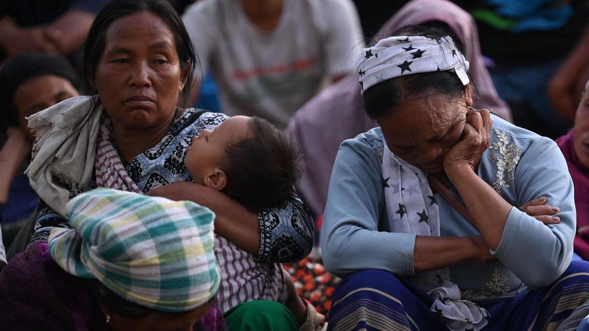 कार्यकर्ता सांता खुरई का कहना है कि मणिपुर में घर और शांति का विचार टूट गया है