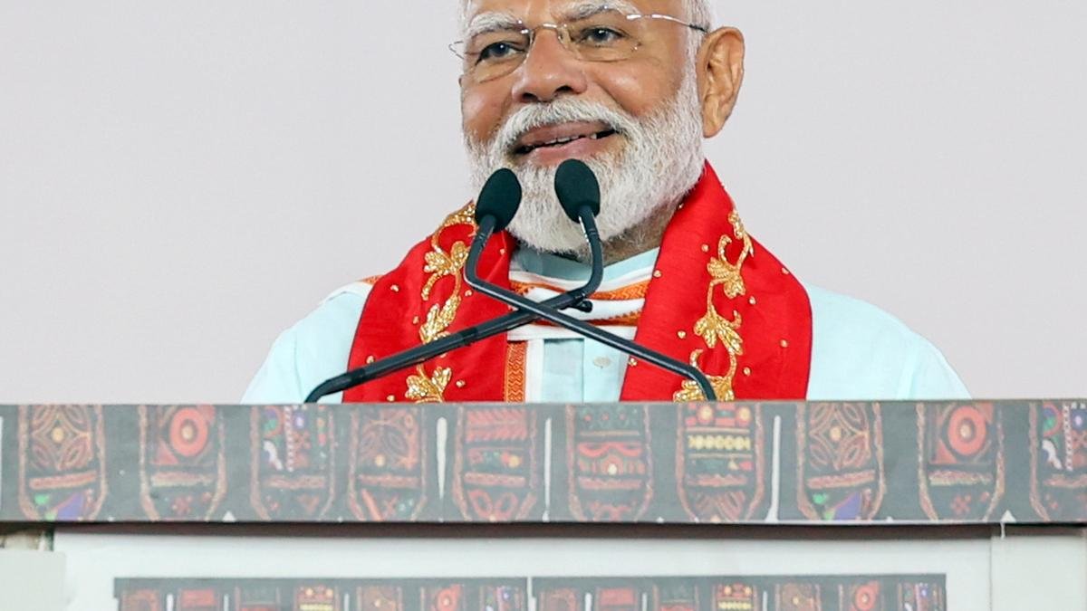 महिला दिवस: पीएम मोदी ने 'नारी शक्ति' को सलामी दी, ताकि महिलाओं को सोशल मीडिया अकाउंट्स सौंपने के लिए